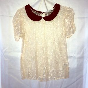 🍉 3/$15 Cream lace blouse with black collar
